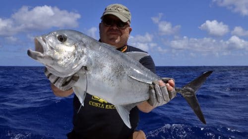 Carangue ignobilis en peche au jig - www.rodfishingclub.com - Rodrigues - Maurice - Ocean Indien