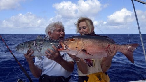 Carpe rouge et poisson poulet en pêche a l'appât - www.rodfishingclub.com - Rodrigues - Maurice - Océan Indien