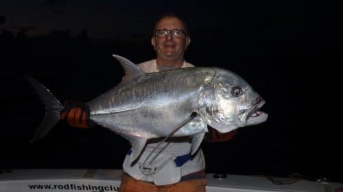 Carangue ignobilis en peche a l appat - www.rodfishingclub.com - Rodrigues - maurice - ocean indien