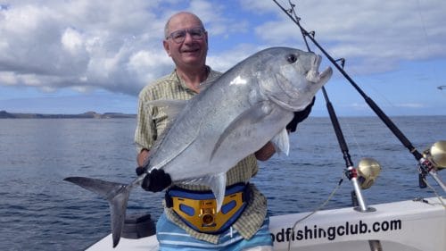 Carangue ignobilis de 15kg relachée - www.rodfishingclub.com - Rodrigues - Maurice - Océan Indien