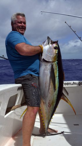 Beau thon jaune en peche a la traine par Cristo - www.rodfishingclub.com - Rodrigues - Maurice - Océan Indien