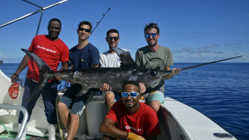 Equipe entiere et xiphias - www.rodfishingclub.com - Rodrigues - Maurice - Ocean Indien